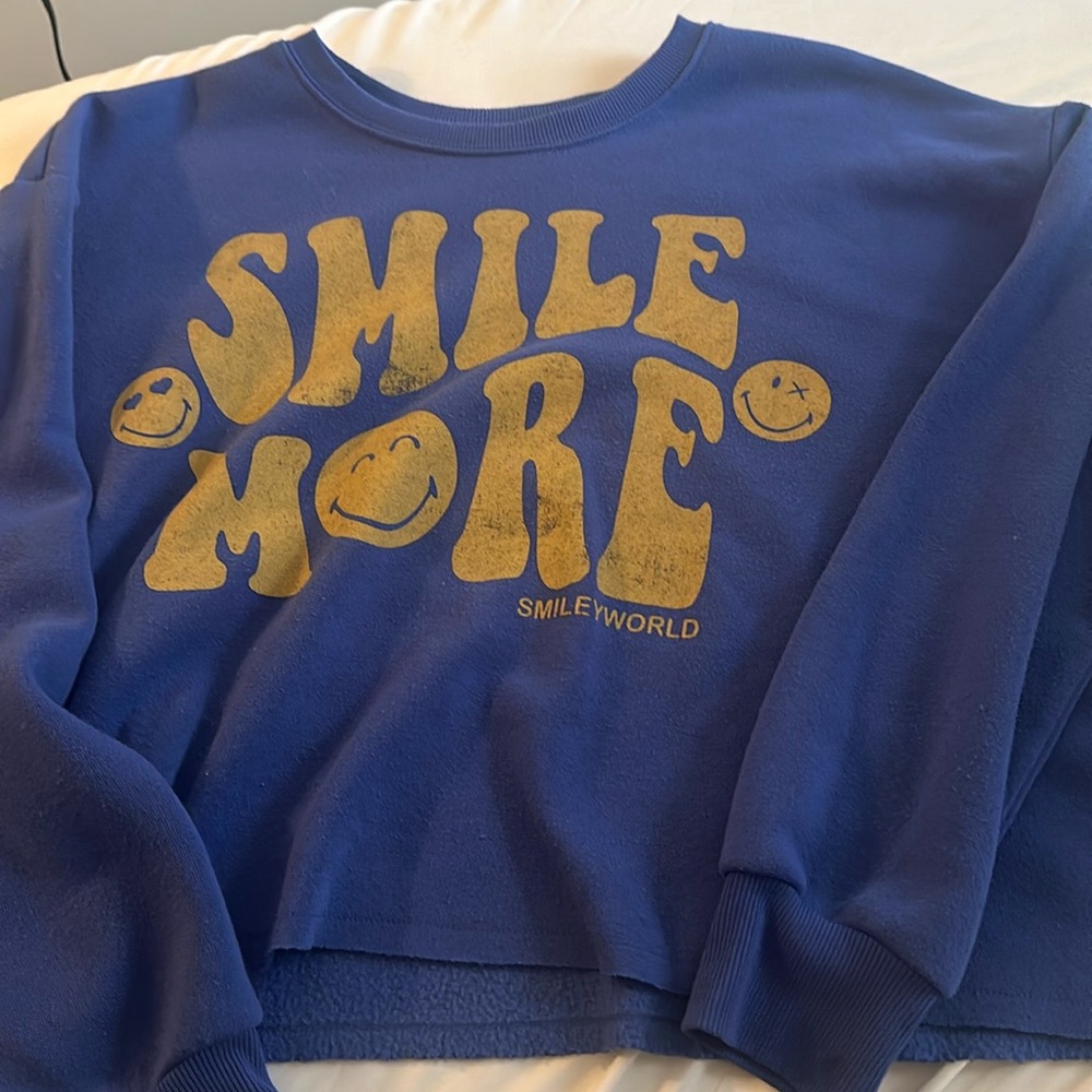 ‘smile more’ crewneck